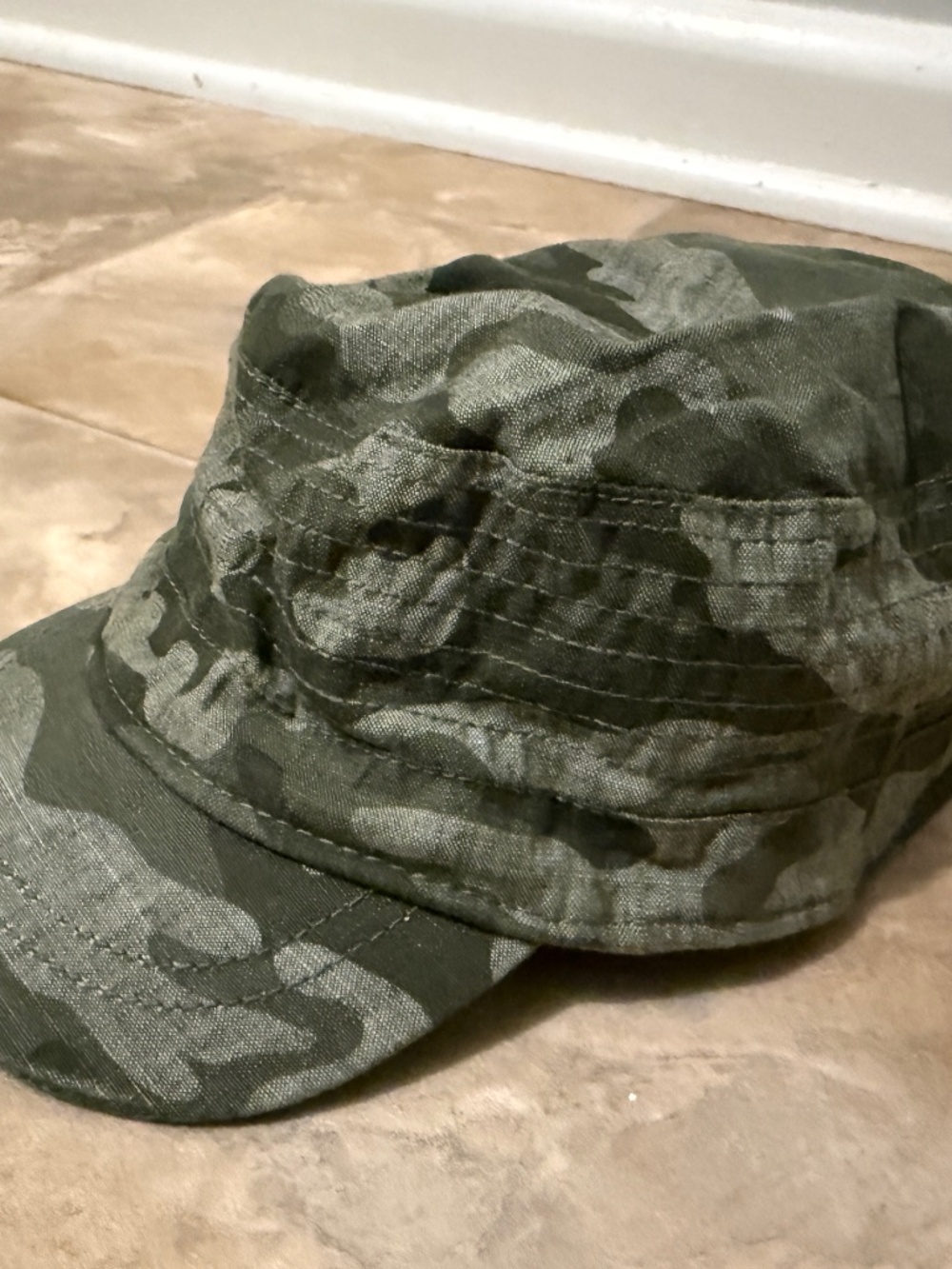 Old Navy Camo Hat (sz L kids)